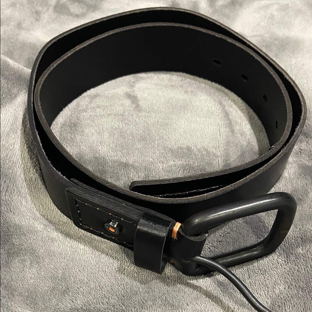 Timberland Black Leather Belt with Dark Metal Rounded Buckle